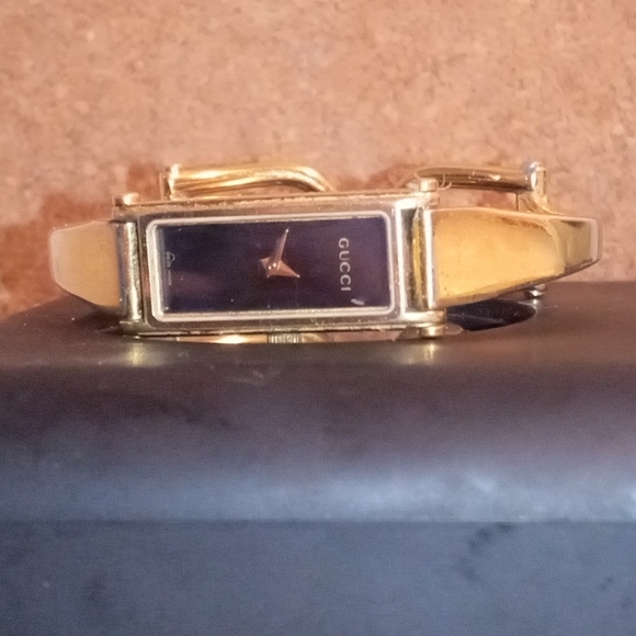 Authenticat women's Gucci watch - Picture 1 of 3